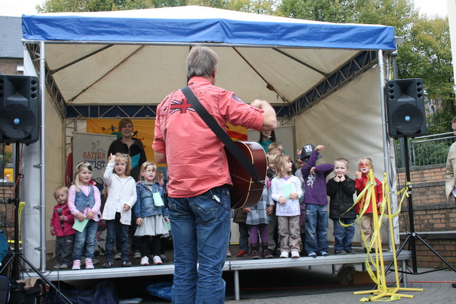 gal/2010/2010 Saitentwist Weltkindertag Essen Borbeck 20.09. AK -Bochold/2010 Saitentwist Weltkindertag Borbeck AK Bochold 20.09. 143.jpg